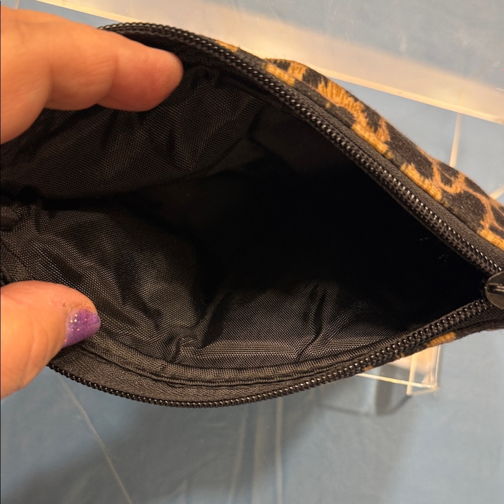 Modella Leopard Print Zipper Pouch - Picture 4 of 4